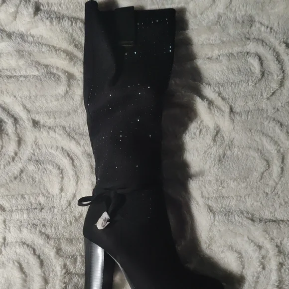 Elegant Black Knee-High Women's Boots - Picture 3 of 9